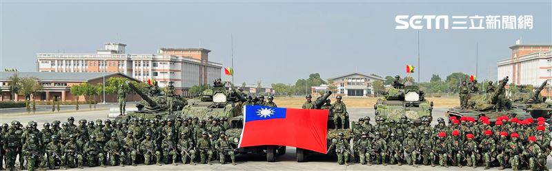 為讓國人春節安心休假，陸軍五六四旅聯合兵種營實施反機降實兵訓練。（記者邱榮吉/攝影）