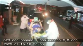 苗栗通霄，3胞胎，老大老二買油漆吵架互毆，33歲老大倒地，送醫不治(圖／翻攝畫面)