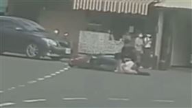 台南,左轉,三貼,安全帽,自摔,路口,飲料