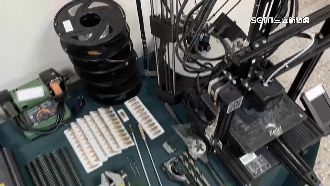 堆高機司機上網自學　用3D列印機製長槍