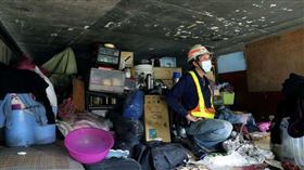 抄家,社會局,重新橋,橋墩,水利局,太空包,回收處理,柔性勸導,強制清除,紳士協會,關懷,輔導就業,租屋