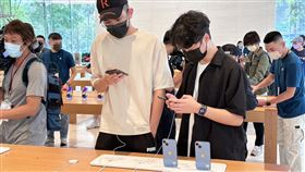 iPhone14開賣,愛瘋14,記者谷庭攝影