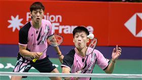 ▲李哲輝、楊博軒僅用34分鐘，就以直落二擊敗日本組合，晉級16強。（圖／翻攝自BWF官方微博）