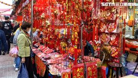 年貨大街 迪化街 農曆過年 兔年春聯 春聯 除夕 春節 過年 財運 金元寶 示意圖（圖／記者戴玉翔攝影）