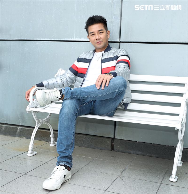 謝承均三立新聞網專訪。（記者邱榮吉/攝影）