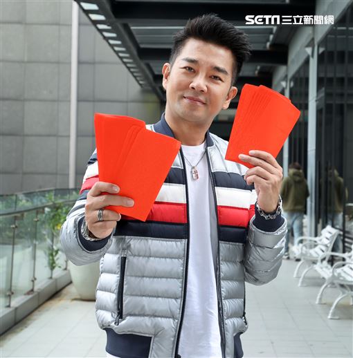 謝承均三立新聞網專訪。（記者邱榮吉/攝影）