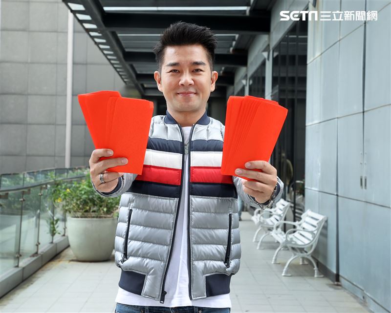 謝承均三立新聞網專訪。（記者邱榮吉/攝影）