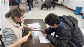 台北市發放春節津貼補助給北市造冊街友。（圖／北市府提供）