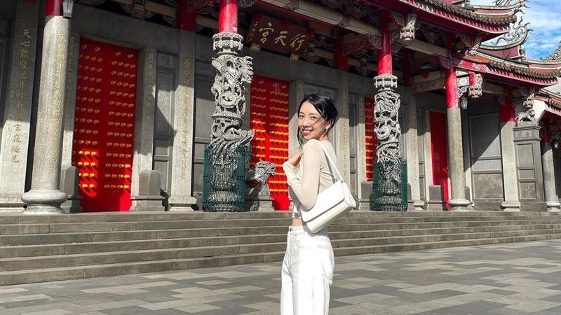 獨／韓女團成員在台過年！現蹤行天宮算命