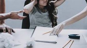 陳木榮,發呆,不專心,癲癇,自責（圖／翻攝自《醫師好辣》YT）