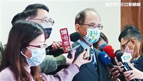 立法院長游錫堃今（18）日天上午至各單位辭歲賀年。（圖／記者盧素梅攝影)