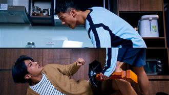 炎亞綸被狠揍倒地：許光漢太兇了吧！