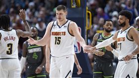 ▲約基奇（Nikola Jokic）生涯累積第90次大三元，還成為金塊隊史助攻王。（圖／美聯社／達志影像）