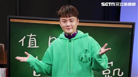 小記者大明星錄影許富凱三立新聞網專訪。（記者邱榮吉/攝影）