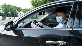 PRO360達人網與Join Me揪車平台合作，提供機場防疫接送服務，出發前會將全車內外消毒，司機全程配戴口罩，且每車投保500萬乘客險。（圖／RO360達人網提供）