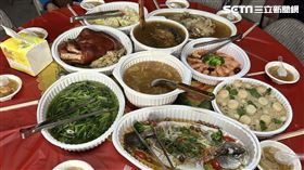 弘道圍爐餐、泱泱當志工／記者張雅筑攝