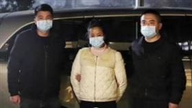 尪、兒都不知她真實身分！女行員「捲款1783萬」　整形逃亡25年落網。（圖／翻攝自樂清市人民檢察屬）