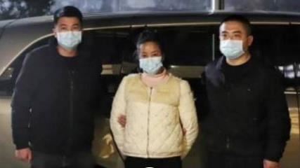 女行員「捲款1783萬」　整形逃25年變老闆