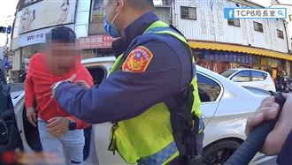 BMW男酒駕睡路中　警破窗拉人他狂喊1醉話