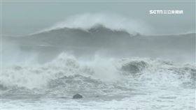 璨樹北上籠罩全台 花蓮強風掀三米長浪,海浪,大浪,暴風雨,示意圖
