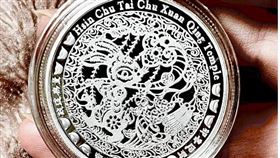 ▲參加太初玄清宮初五補財庫活動可參加純銀錢母擲筊活動。（圖／太初玄清宮）