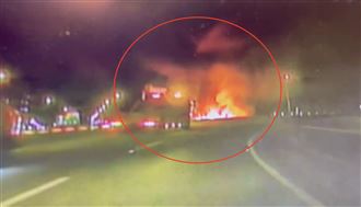 新／南屯交流道1車自撞起火！驚見1男焦屍