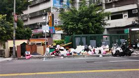 原PO大嘆，「住三重的某些人的素質…真不敢恭維」。（圖／翻攝自《爆料公社》）