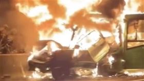 初一國1嚴重車禍！統聯撞轎車2車燒成火球