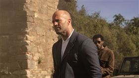 《玩命特攻：武演行動》傑森史塔森到許多國家取景。（圖／車庫娛樂提供）