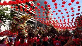 農曆新年泰國唐人街舞龍舞獅表演