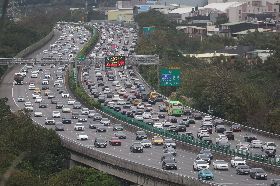 年初二國道部分路段紫爆（1）