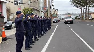 彰化毒蟲撞死下班警　同事列隊敬禮淚送