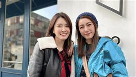 《海豚灣戀人》下檔20年！林韋君（圖右）、徐潔兒（圖左）合體掀回憶殺。（圖／翻攝林韋君臉書）