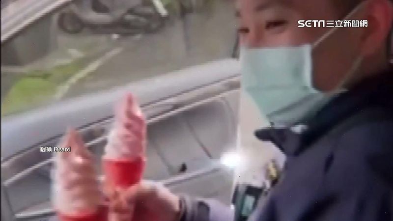 警違停買冰惹爭議　違規穿越馬路遭開罰