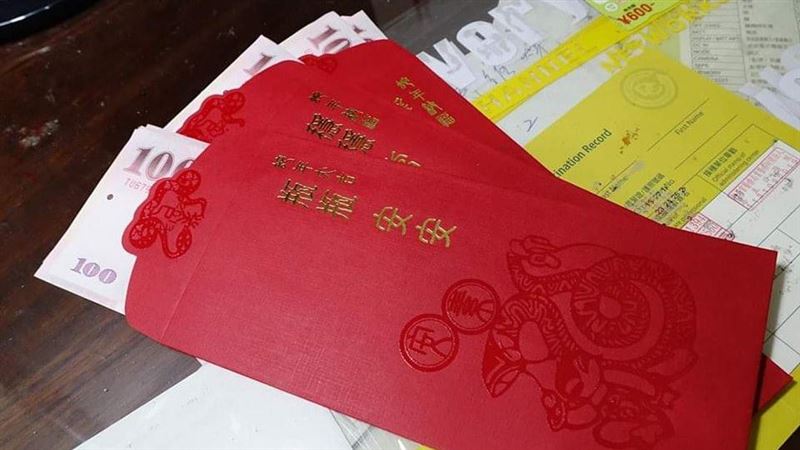 包600給小孩！友酸「好意思耶」他神反擊