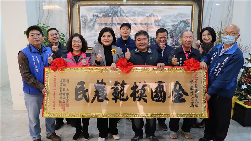 總舖師改行務農　打造地瓜王國獲模範農民