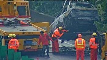 國3南港聯絡道火燒車！車流嚴重回堵塞爆