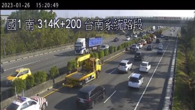 新／國1南下傳6車連環撞　回堵3公里紅爆