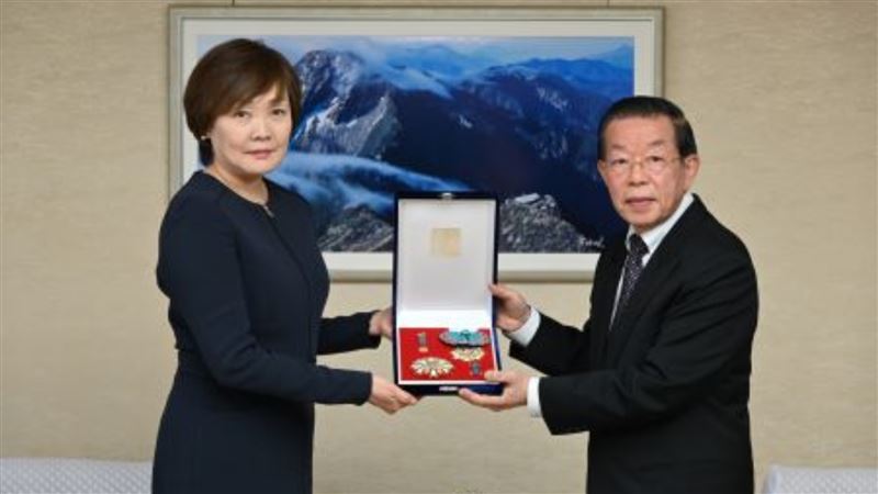 追贈安倍晉三特種大綬卿雲勳章　夫人代受