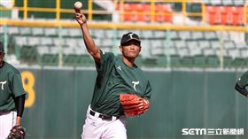 ▲台鋼雄鷹開訓，投手楊達翔。（圖／記者劉彥池攝影）