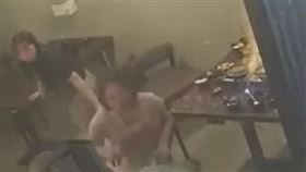 馬來西亞,小火鍋,燙傷,固體酒精,毀容,爆炸
圖／翻攝自CP Network 4 YouTube