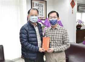 謝謝你的付出！警政署長親探殺警案倖存警（圖／翻攝畫面）