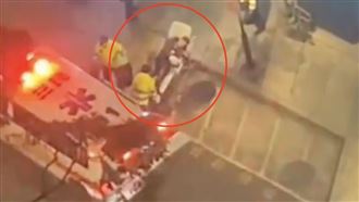 男約女友舊愛談判！逼手握炸彈炸爛左手掌