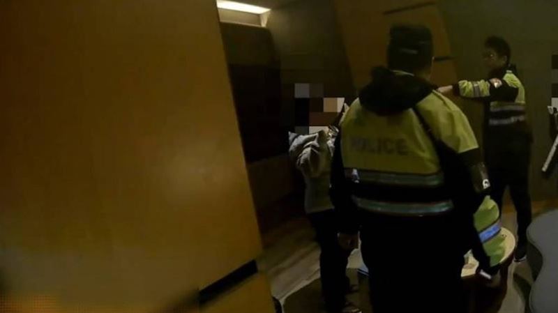 找高中同學作假證件　量產百張健保卡被逮