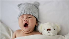 柚子醫師在幫寶寶量體重時，竟誤踩媽媽們的地雷。（示意圖／擷取自unsplash）