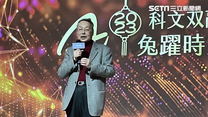 台股開紅盤！施振榮：管不著、但有信心！