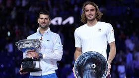 喬科維奇擊敗西西帕斯在澳網男單封王。（圖／翻攝自澳網推特）