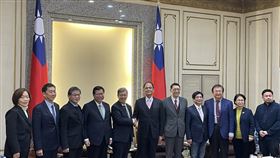 行政院長陳建仁、副院長鄭文燦拜會立法院長游錫堃。（圖／記者高逸帆攝影）