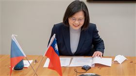 蔡英文與捷克準總統通話15分鐘▲（圖／翻攝自蔡英文臉書）

