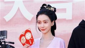 33歲Angelababy臉垮了？「美肌、濾鏡全關」現況照瘋傳　網點頭：老又僵。楊紫